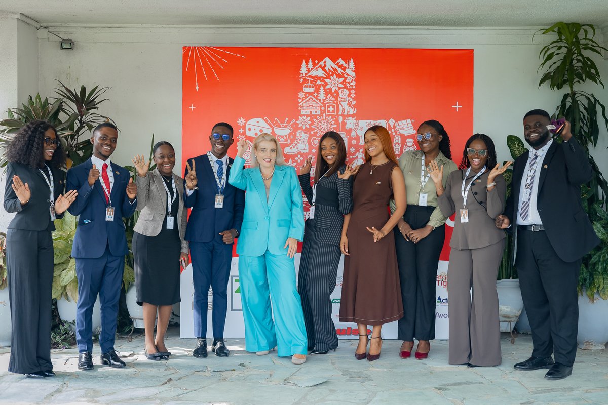 ydghana's tweet photo. 🇬🇭🇨🇭 Courtesy Call on the Swiss Ambassador to Ghana 🇨🇭🇬🇭

YDG delegates paid a courtesy call on Her Excellency Simone Giger, Ambassador of Switzerland to Ghana, where they engaged in discussions on diplomacy and Ghana–Switzerland relations.

We are grateful to Her Excellency for graciously hosting our delegates and for sharing her knowledge and experience throughout her tenure in Ghana.

As she concludes her diplomatic mission, we wish Her Excellency success in her future endeavours and thank her for her contribution to strengthening the relationship between Ghana and Switzerland.

#YDG #CohortVI #Diplomacy #InternationalRelations #GhanaSwitzerlandRelations