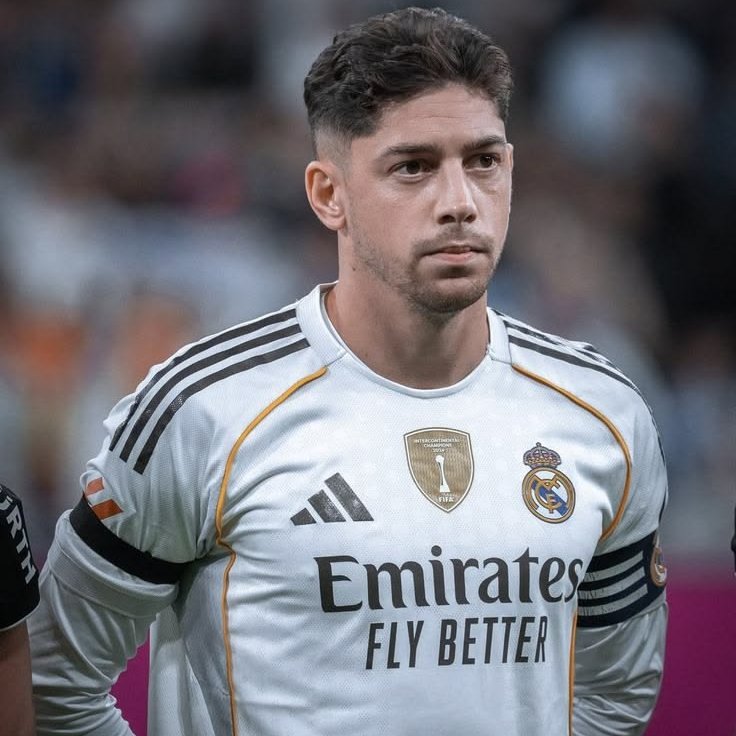 theMadridZone's tweet photo. 🚨💣 BREAKING: Fede Valverde STAYS at Real Madrid.

JOSE MOURINHO'S DECISION. @FabrizioRomano https://t.co/XMCw6jHExL