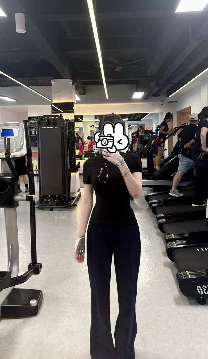 waveindexsc52's tweet photo. 我是99年的在广州上班平时比较宅一些本人不丑，身高166cm，体重52kg，附近有优质单男吗我想找个固搭那种自以为是的人别来骚扰我 #广州 #固炮 #健身 https://t.co/St1BRZKZLE