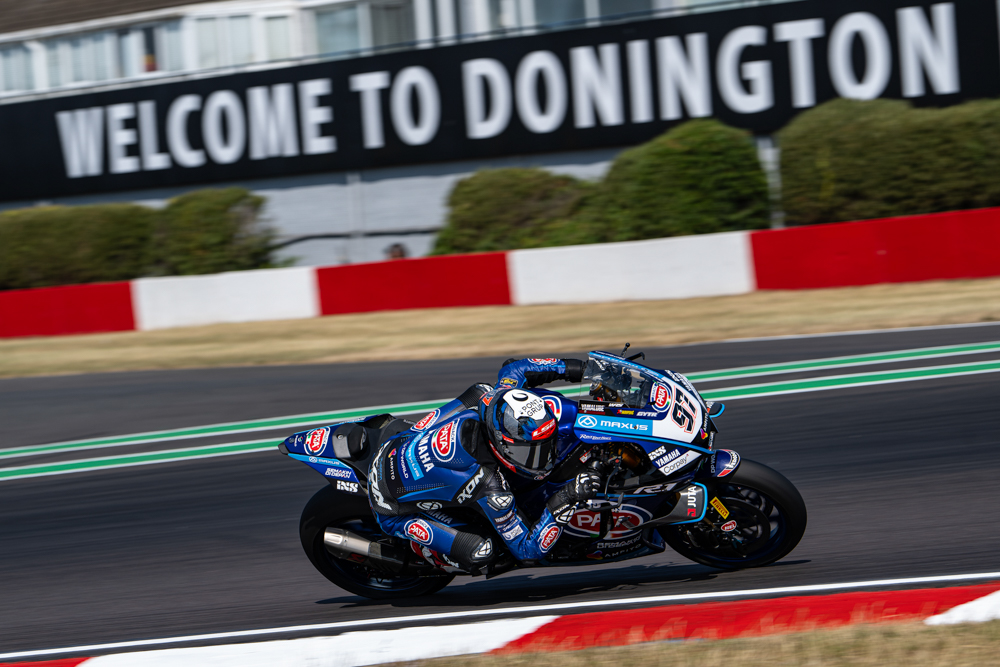 Scorching friday at @DoningtonParkUK 🥵 @XaviVierge 🅿️1️⃣4️⃣