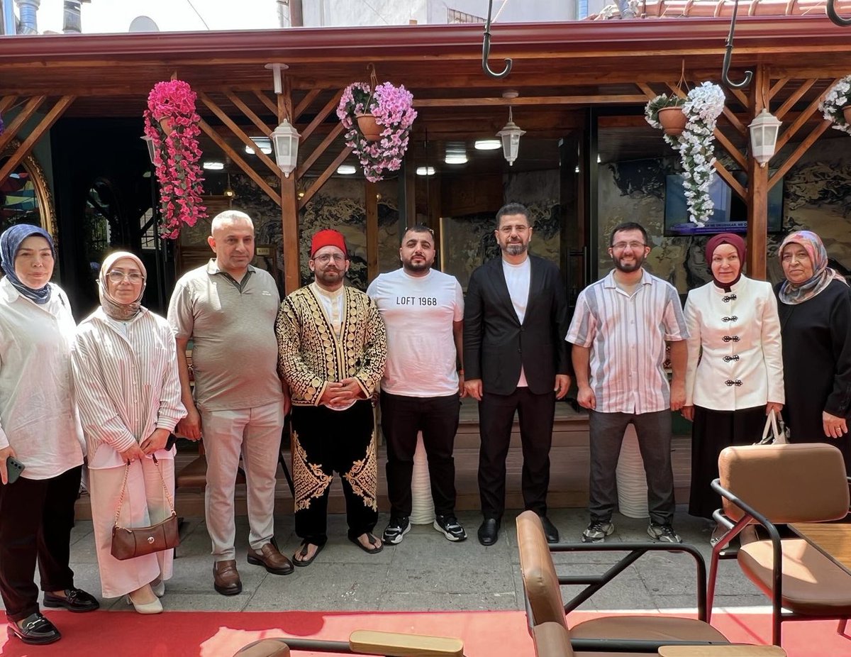 eyupilceakparti's tweet photo. Başkanımız @Muhmmtvanlioglu ile birlikte yeni hizmete açılan Nox Cafe’yi ziyaret ederek işletme sahipleri Vedat Yalçın ve Halil Kuday’a hayırlı olsun dileklerimizi ilettik.
Yeni işletmelerinin bol kazançlı ve bereketli olmasını diliyoruz.

@abdullahozdemir 
@akpartiistanbul https://t.co/zTTAu3ewCP
