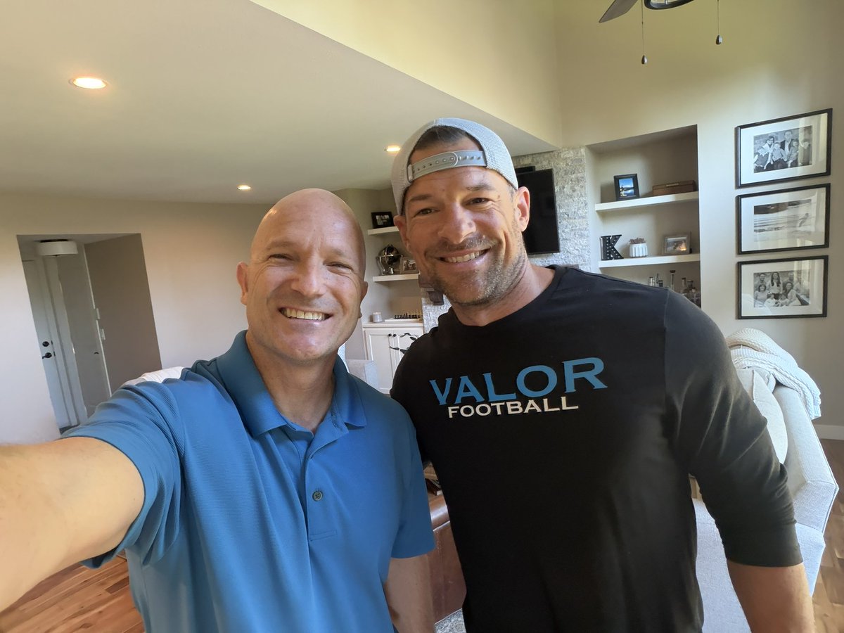 E_Sheninger's tweet photo. Red eye from HI to Denver means you meet up with @Wes_Kieschnick before working with leaders in CO. https://t.co/3RFntFbBfx