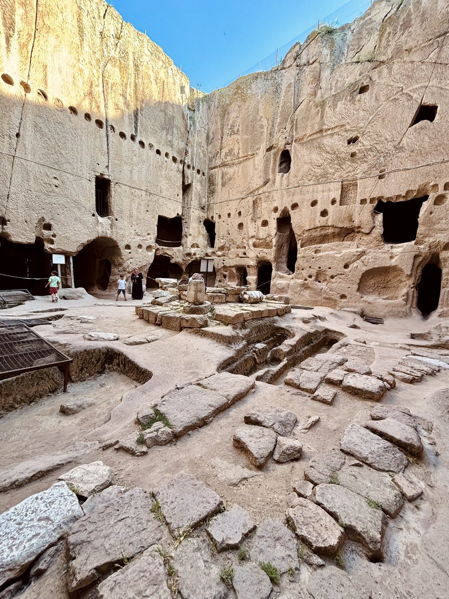 mus_mutlu's tweet photo. Niğde Gümüşler Manastırı. https://t.co/fp1YHGZ8Xi