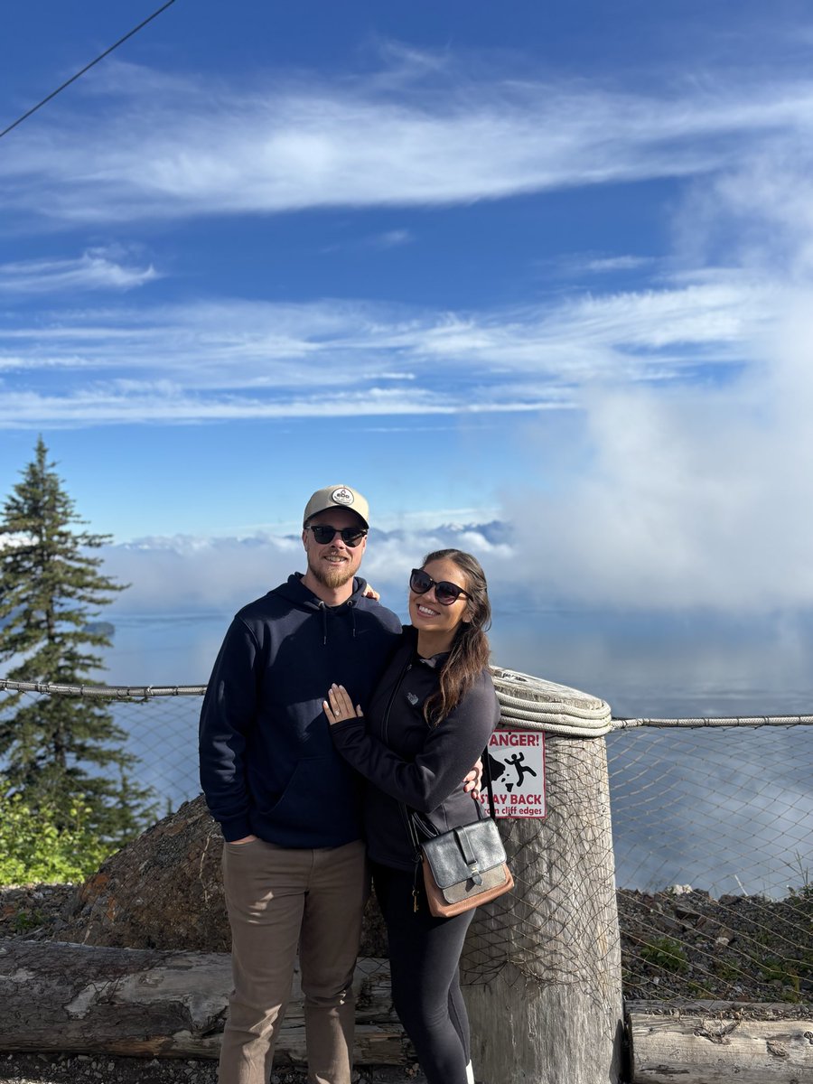 MoriahSoltero's tweet photo. 💍🤍🧊 https://t.co/7s1Jl8BOMp