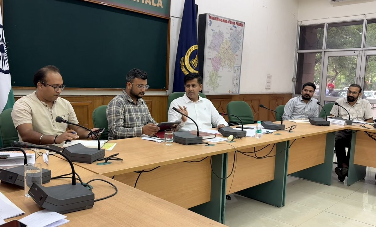 DCPatialapb's tweet photo. Reviewed flood preparedness in #Patiala &amp; directed all departments to maintain full readiness. No laxity in flood protection works will be tolerated. Surprise inspections will be conducted, &amp; a Flood Control Room WhatsApp number will be issued for public reporting @himan47agg_IAS https://t.co/DYyWK21euT