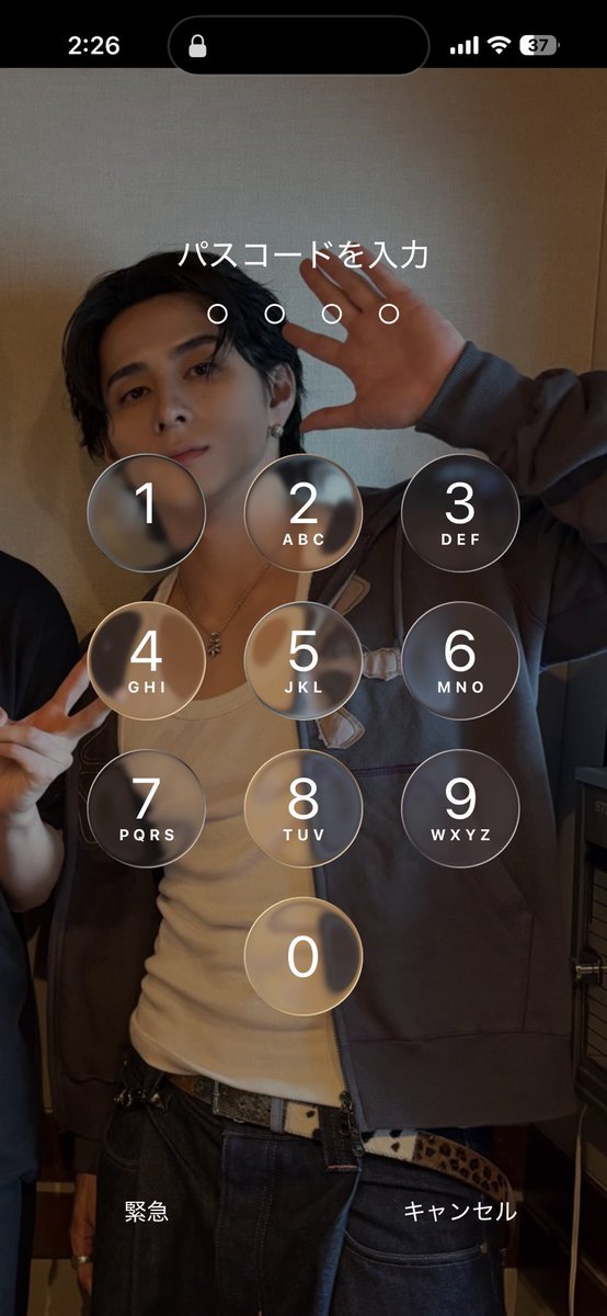 24____in's tweet photo. 即ロック画面行きですよこんな顔されると https://t.co/8zLpqPBgN4