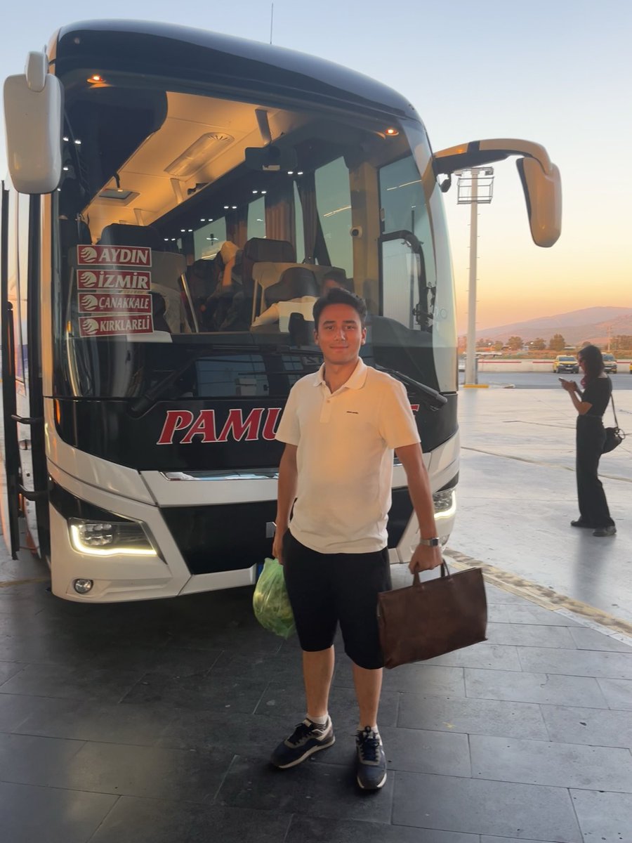 LeventEmirSan's tweet photo. Otobüs şirketlerinin Vakkosu @Pamukkale turizme teşekkür ederiz. Yaz kış demeden bizleri düşünüyor. Yönetim kuruluna selamlar 👋🏻 https://t.co/qgsPINRIGE
