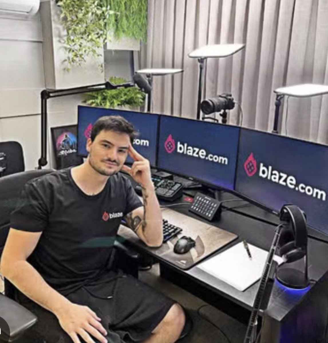DouglasGarcia's tweet photo. Foi só começar a investigar essa corja envolvida com as bets, que o garoto foca sumiu das redes. https://t.co/riYpoVK3mG
