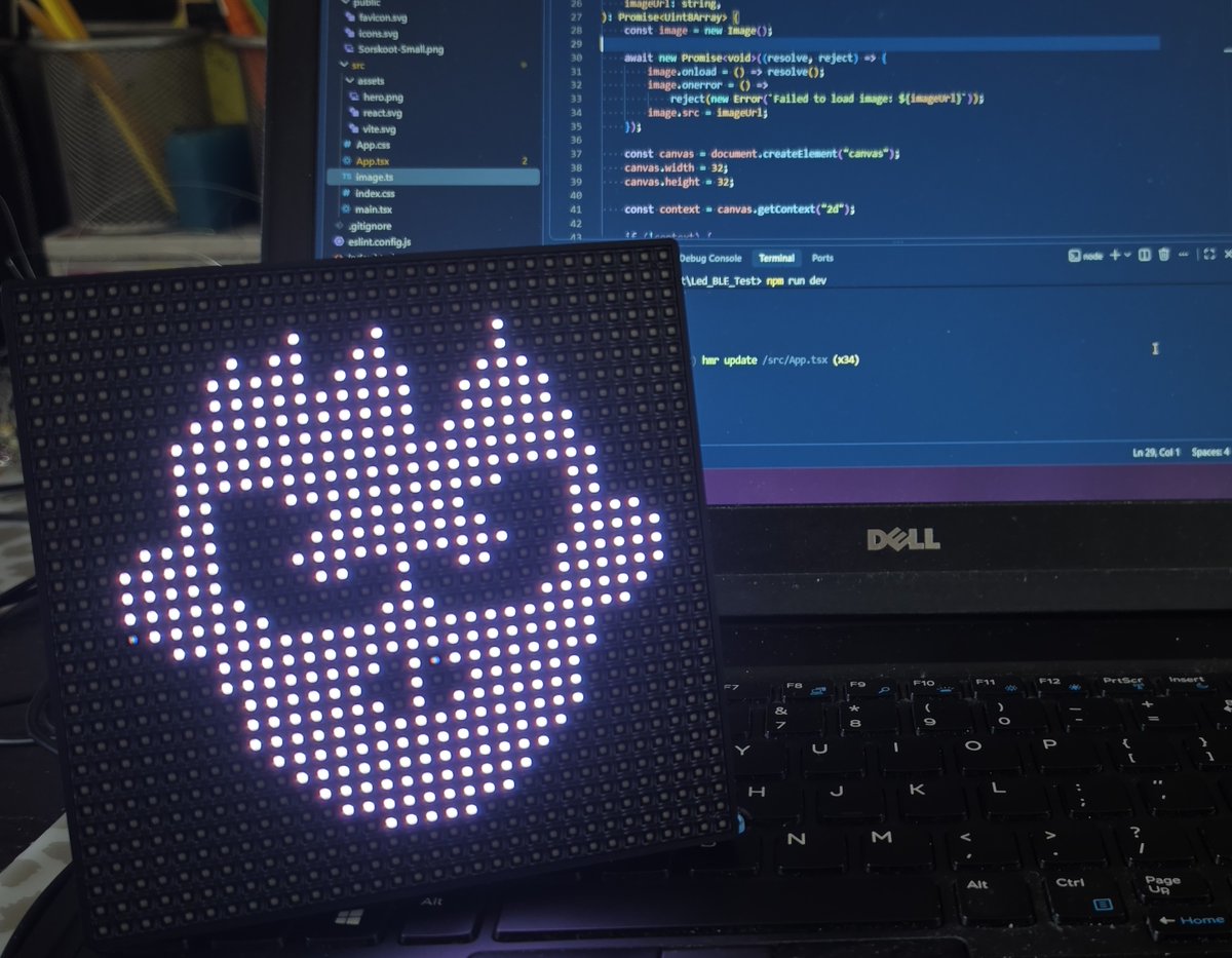 Sorskoot's tweet photo. Got a cheap 32x32 LED panel from Action and after some 'hacking' I got it to work with web bluetooth from a TypeScript/React page.  Goal now is to have it show information from my Homey, notifications while coding, or alerts during live streams. https://t.co/cEehq020qQ