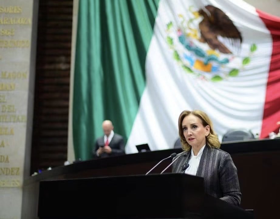 ClementeCH's tweet photo. Feliz cumpleaños, @ruizmassieu. Te deseo un año lleno de salud, éxitos y nuevos proyectos. Recibe un fuerte abrazo y mis mejores deseos. https://t.co/4NqbKlJyqT