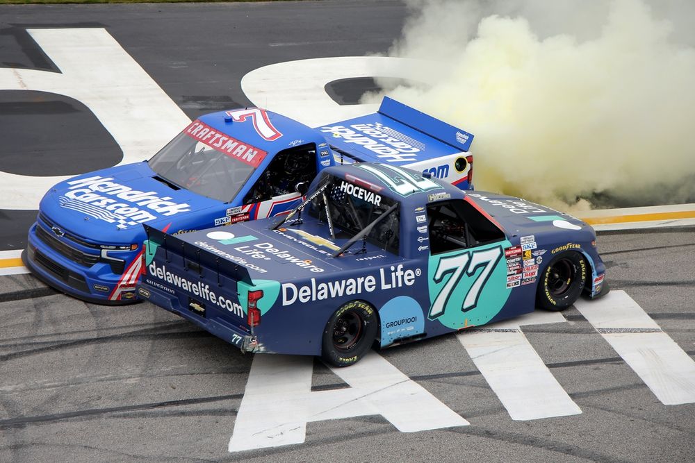 HardNASCARPics's tweet photo. https://t.co/hFIXzyocIi