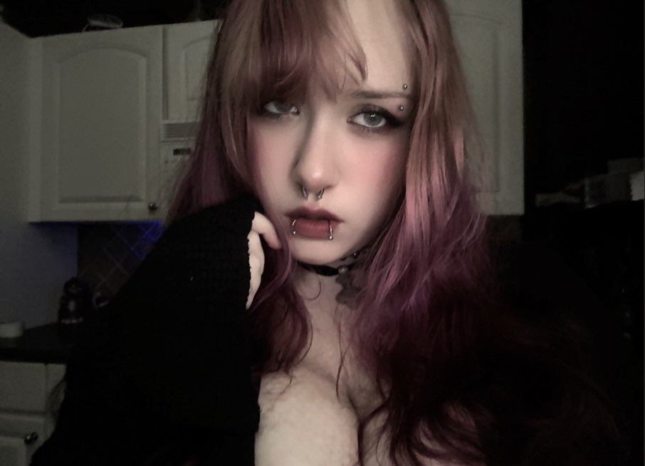 die4evie's tweet photo. I want to see you break for me https://t.co/DdVAZ7FTdU