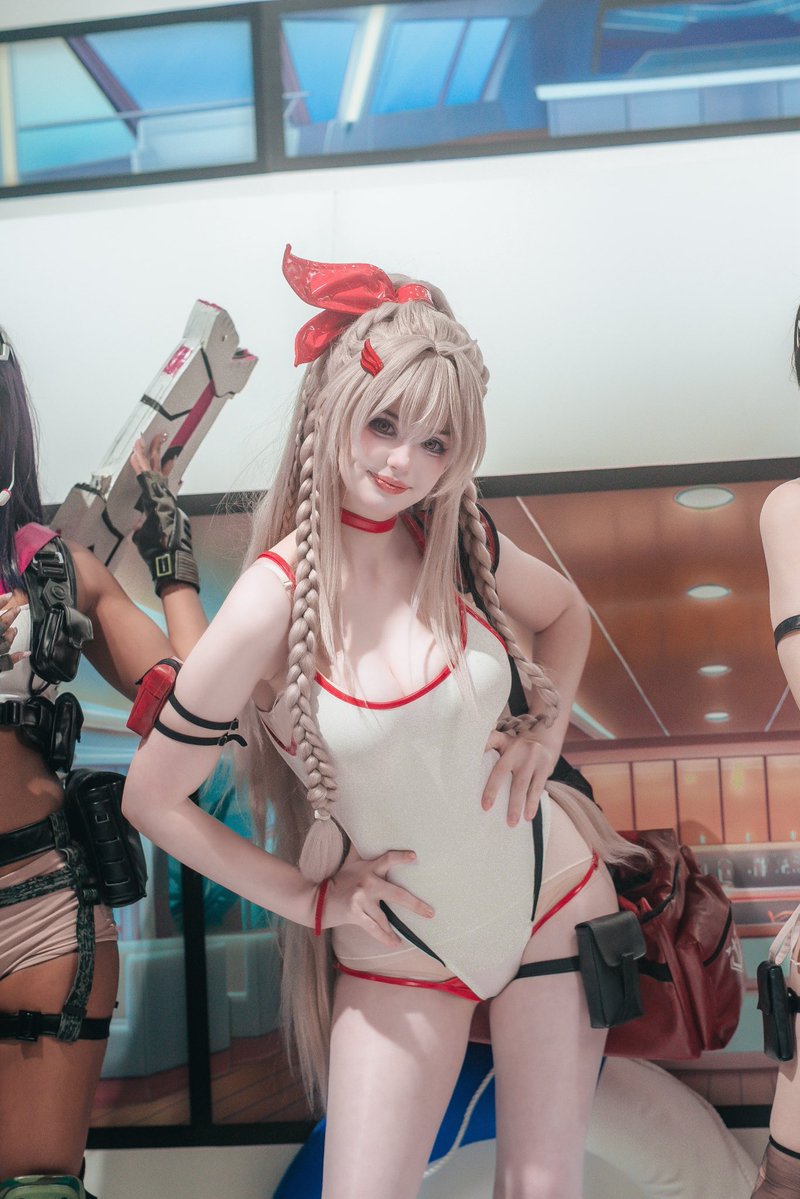reiinacos's tweet photo. My Granhildr cosplay for AX #browndust2 https://t.co/02LlxstF98