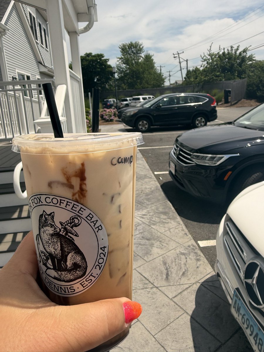 CantonBulldogAT's tweet photo. @ATCoffeeCrew Had to get me a split cup at Harbor Fox! Perfect way to kick off week 2 of #capelife https://t.co/KV40gAaA9v