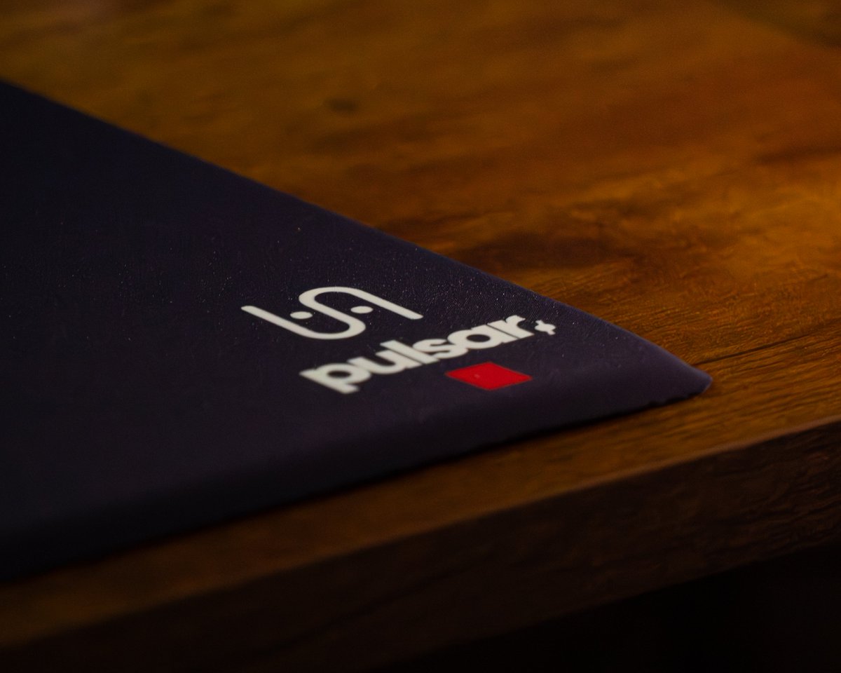 Buns_Stuff's tweet photo. Pulsar and Vaxee are two names that have come to mean performance and quality in the peripheral space.

The PD170 is the living definition of that, it feels immaculate, has insane smoothness at every level of speed while not sacrificing control, and is the best pad I've touched. https://t.co/7FCOXfhWJX