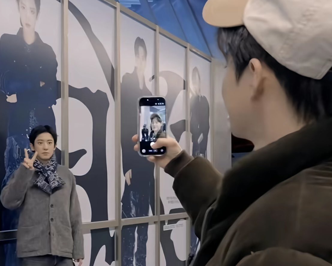 ispraews's tweet photo. ละทำไมเพิ่งเห็นพี่จุนแกล้งพชย 5555555555555555 https://t.co/ZwvhNz9Vj8