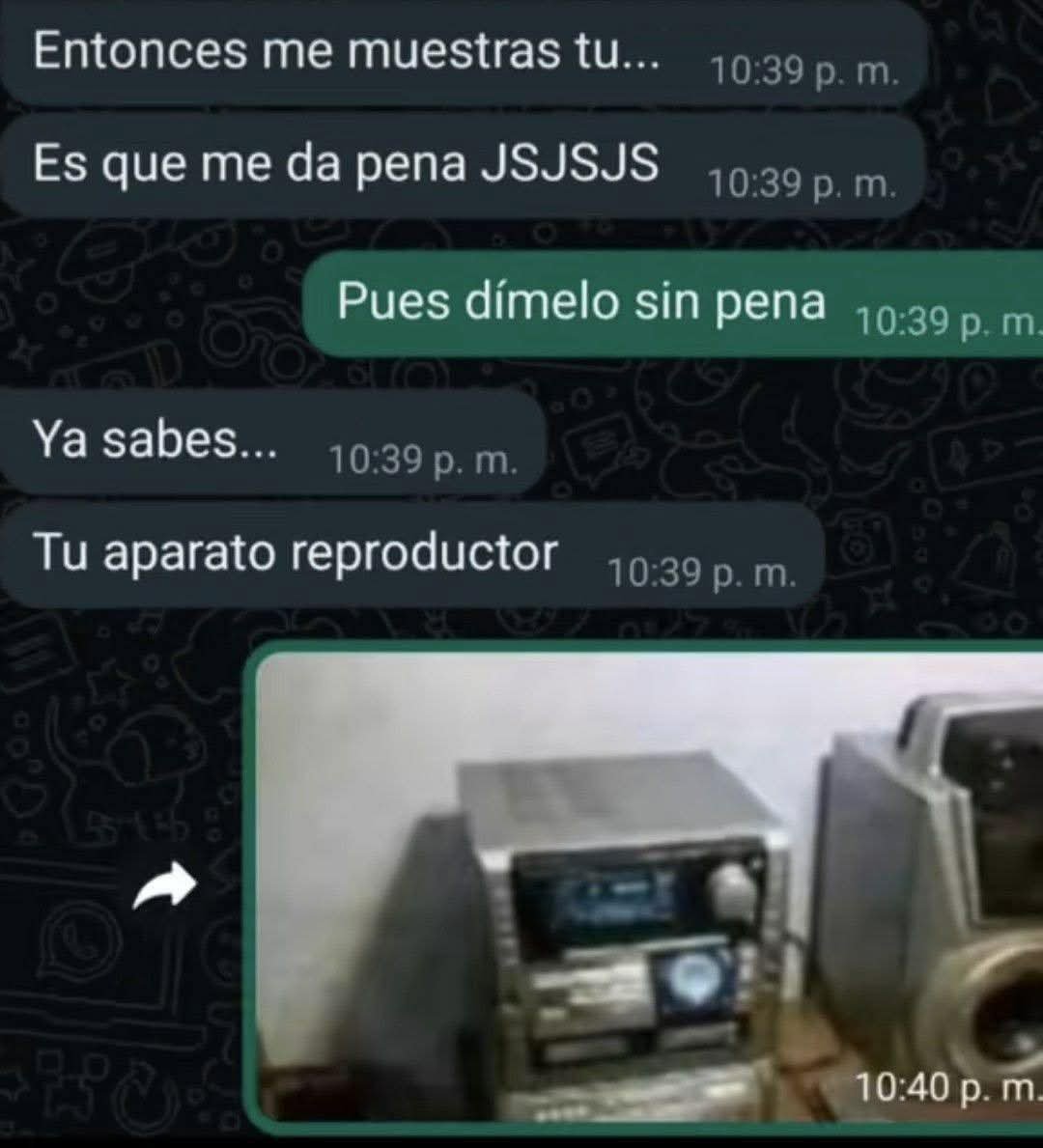 Error404jota's tweet photo. Le mandé la foto y no me volvió a hablar. Será que no le gustó mi reproductor? Reproduce CD, memorias y tiene radio am y FM. Un clásico. https://t.co/KcJJ8ZjnUW