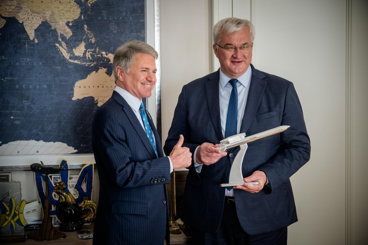 andrii_sybiha's tweet photo. I was pleased to meet with Chairman Emeritus @RepMcCaul today.

I thanked Chairman McCaul for his steadfast leadership, unwavering personal support for Ukraine, and for visiting the frontline, becoming the first member of the U.S. Congress to do so during the war.

We highly value the strong bipartisan and bicameral support for Ukraine in the U.S. Congress, particularly efforts to strengthen Ukraine's air defense and increase sanctions pressure on Russia. Every additional air defense system saves lives, and every step that raises the cost of aggression brings a lasting peace closer.

We followed up on the recent meeting between President @ZelenskyyUa and @POTUS Trump in Ankara and discussed further Ukraine-U.S. defense cooperation, with a particular focus on air defense and drones. 

We also coordinated our next joint steps to strengthen Ukraine's defense capabilities, reinforce our shared security and increase pressure on Russia.