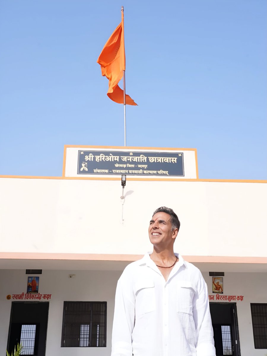 CellebIndia's tweet photo. #AkshayKumar beyond the silver screen❤️

@akshaykumar donated ₹1 crore for the construction of the Smt. Aruna Bhatia Tribal Girls' Hostel in Udaipur. 

Read Here 👇
 https://t.co/u52jetBmUx https://t.co/nW5quQ9uLr