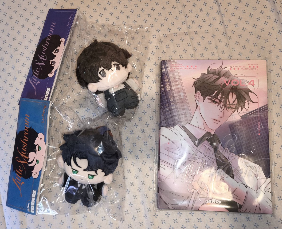 skzworldsss's tweet photo. I'M SO HAPPYYYYY LSHDKJS thanks @jundocomics for always bringing me joy 🤍🍄‍🟫✨ https://t.co/q6sDf2LyaG
