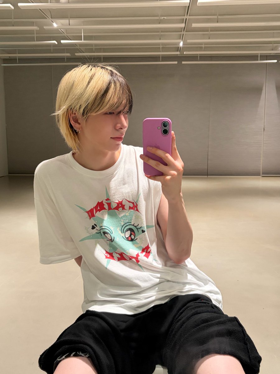 wenoluvr's tweet photo. losing my mind https://t.co/QOPDWBgRFw