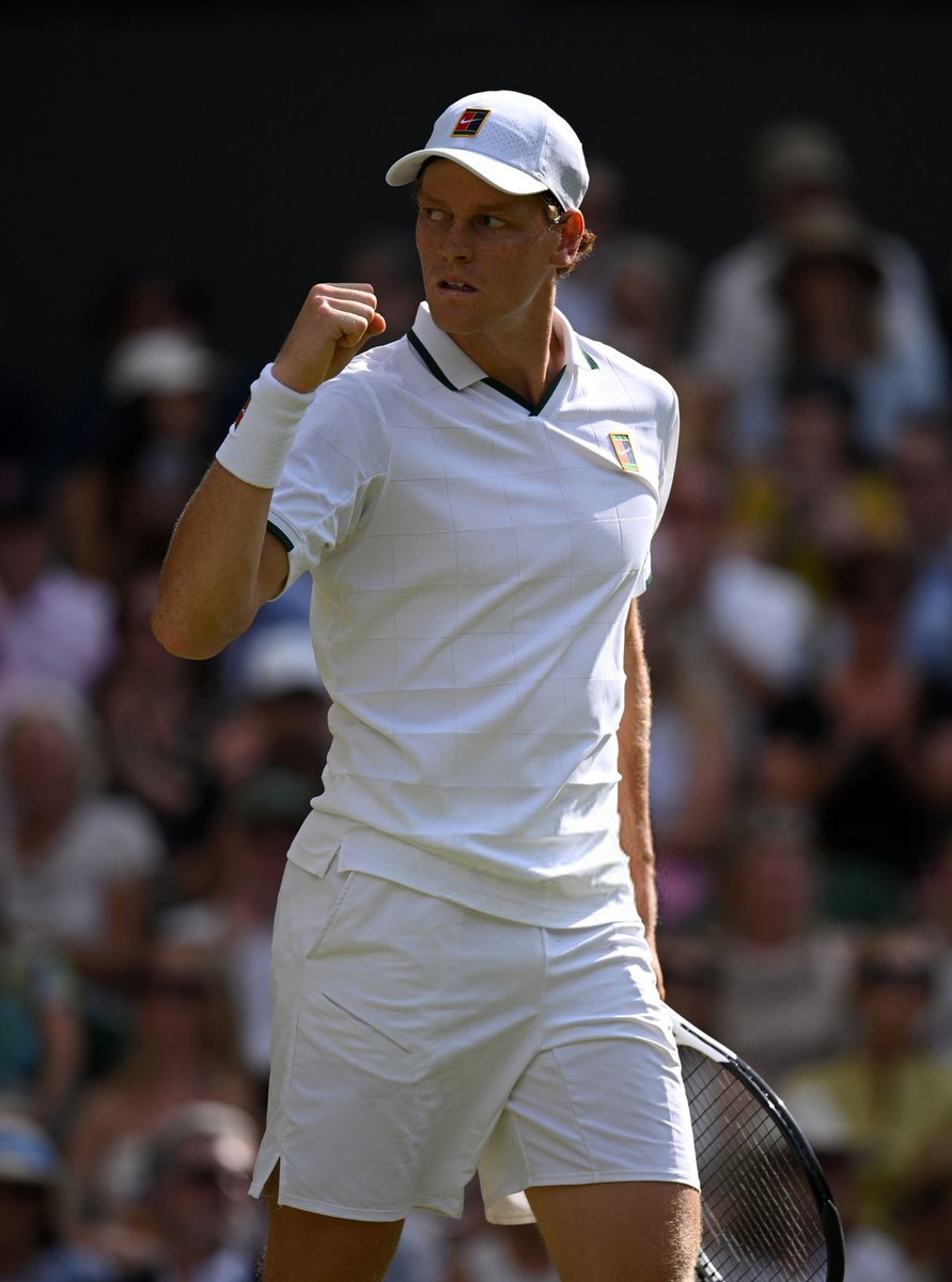 alexiuss11's tweet photo. SECONDO ANNO CONSECUTIVO SECONDA FINALE A WIMBLEDON SECONDA FINALE CONQUISTATA BATTENDO DI NUOVO IL PADRE TENNISTICO JANNIK SINNER SEI IL #GOAT https://t.co/ba2f3WWfFq