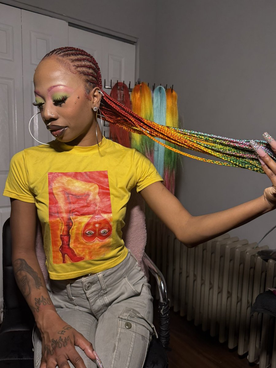 pusscassooo's tweet photo. Rainbow braids by @diortashelle 👩🏾‍🎨 https://t.co/a6qfoxvUzQ