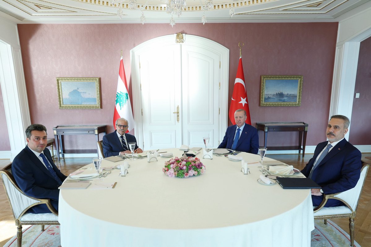 trpresidency's tweet photo. President @RTErdogan met with Prime Minister Nawaf Salam of Lebanon, who is paying a visit to Türkiye, during working dinner at Vahdettin Mansion in Istanbul. https://t.co/R8FQ5iNXLZ