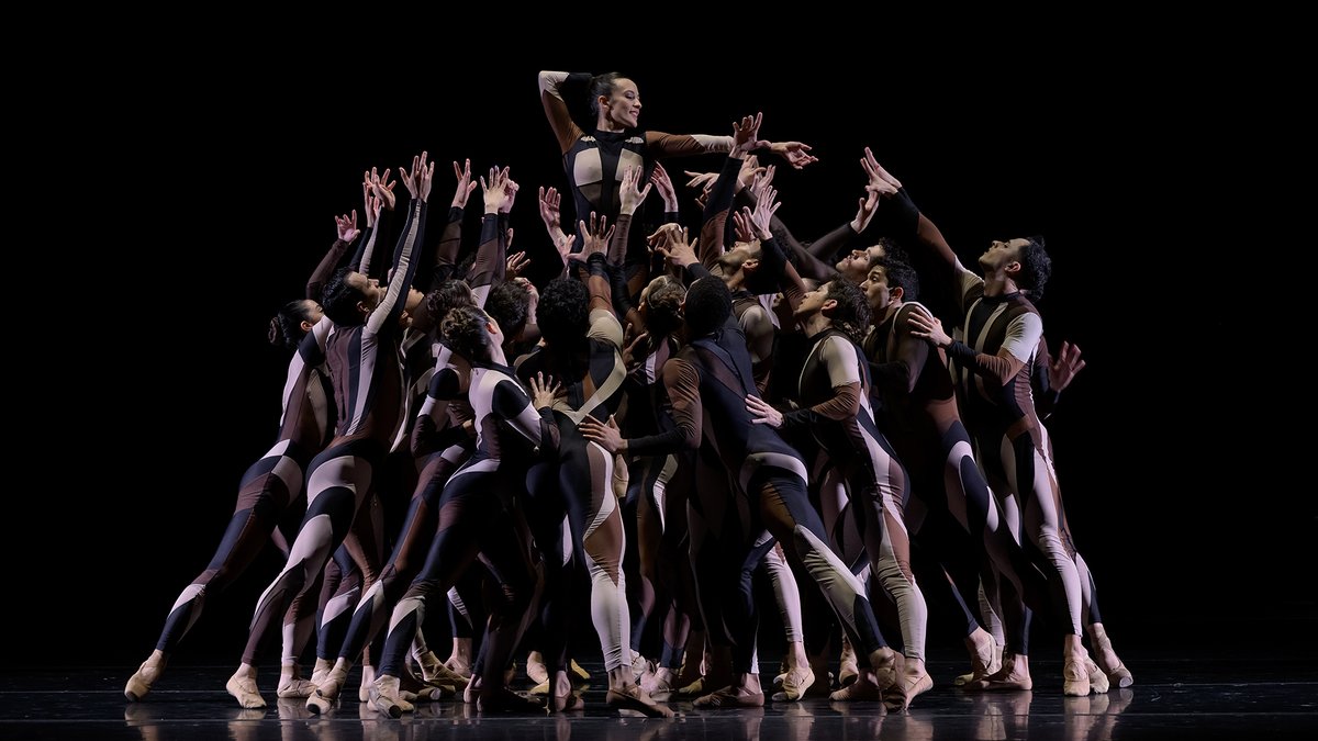 BNSballet's tweet photo. 🩰 ¡Qué gran manera de comenzar esta Temporada!

Gracias a quienes nos acompañaron en el estreno de "Tócame, Con Amor" y compartieron con nosotros una noche llena de danza, música y emoción.

📆Hasta el 19 de julio
 🎟️ https://t.co/r3oxEF4o7L https://t.co/f3rnqRwjLr
