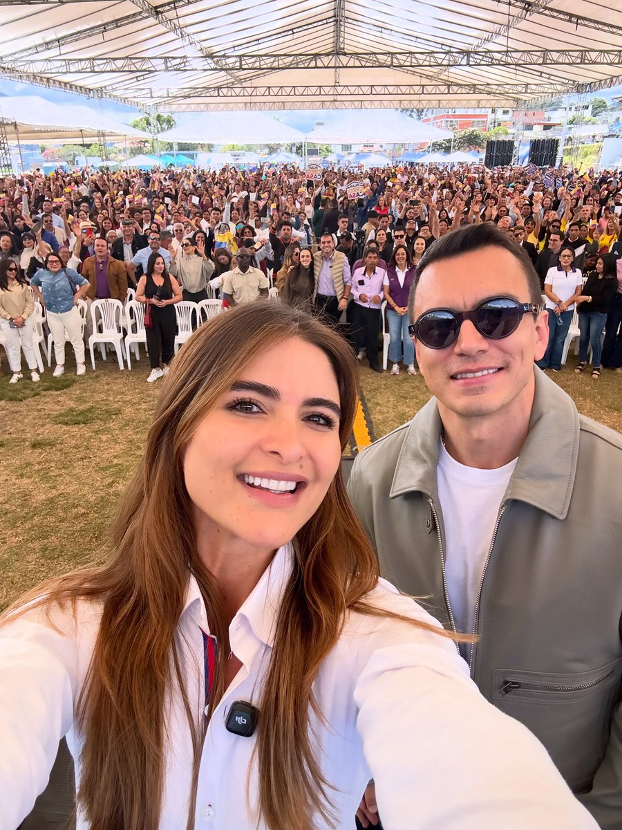 GiovaUbidiaOk's tweet photo. ¡AQUÍ ESTAMOS, QUITO! 🇪🇨🩺

Con el respaldo del presidente Daniel Noboa, llevamos la afiliación directamente a los mercados. Hoy, miles de personas que durante años trabajaron sin protección pueden acceder a salud, respaldo para sus familias y la posibilidad de construir una jubilación.

Desde mi responsabilidad, sigo ampliando este proceso junto a nuestra gente de los mercados de Quito y de todo el Ecuador. El logro no fue llegar una sola vez: es mantener las puertas abiertas para que cada semana más familias formen parte del Seguro Social Campesino y tengan la protección que merecen.