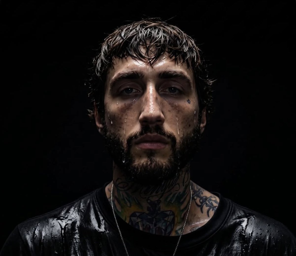 n0belle's tweet photo. idc what ppl say @Banks is extremely hot. https://t.co/OGrfJ52cHY