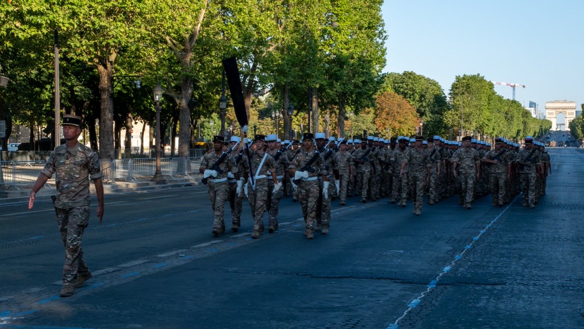 CDC1REG's tweet photo. 🇫🇷 J-4 avant le défilé du 14 juillet ! 🇫🇷
Retrouvez-nous à Paris pour célébrer notre fête nationale sous la couleur du drapeau français et celles de la Légion Étrangère ! 🟢🔴
#1reg #legionetrangere #14juillet26 #fetenational
@armeedeTerre
@Gouv_mili_Paris
@LegionEtrangere https://t.co/p2OHXw4euh
