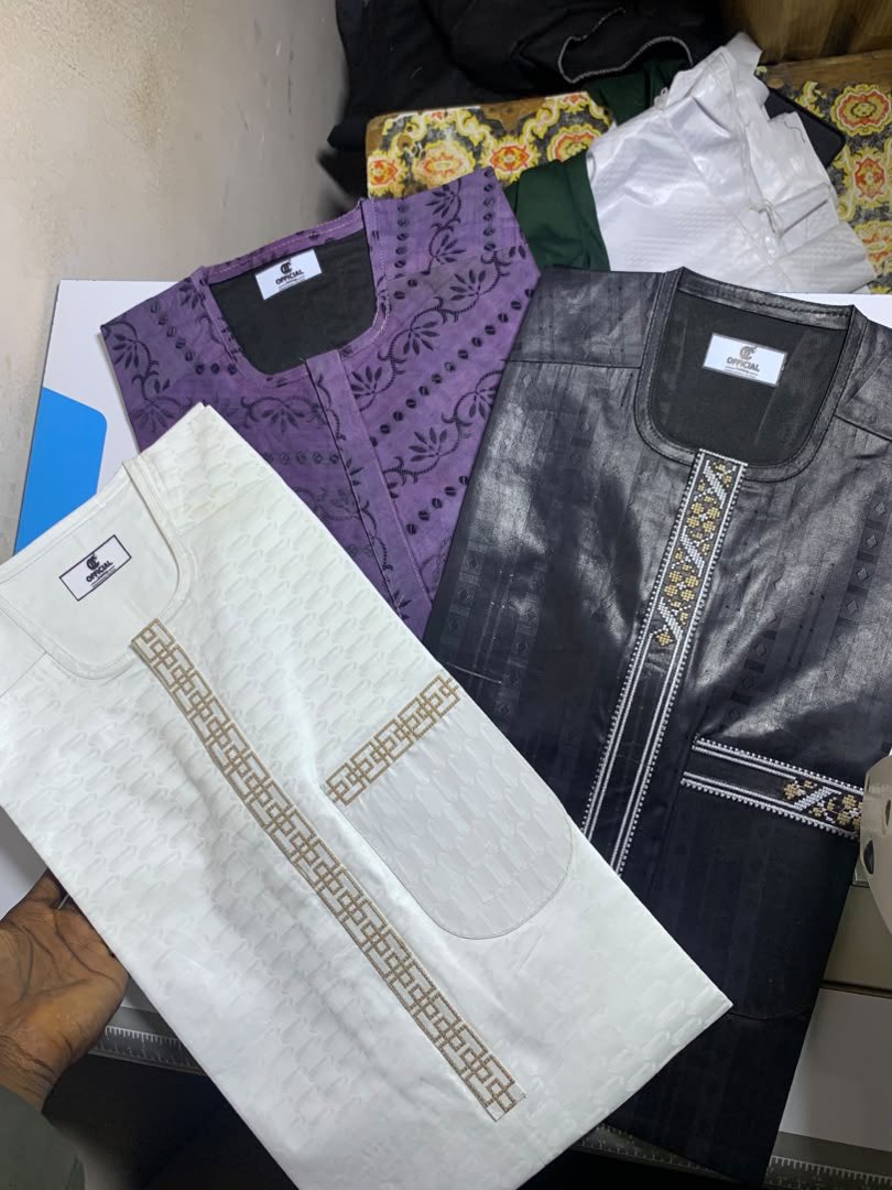 xahrasidi's tweet photo. If this post finds you, please don’t scroll. 🥹🙏🏽

We sew premium men’s kaftans &amp; jalabiyas with clean, luxury finishing—tailored to perfection.

✔️ Bring your own fabric, or let us source premium fabric for you.
📍Kaduna &amp; Kano
🌍 Nationwide &amp; worldwide delivery available. https://t.co/RSG1yFVCfE