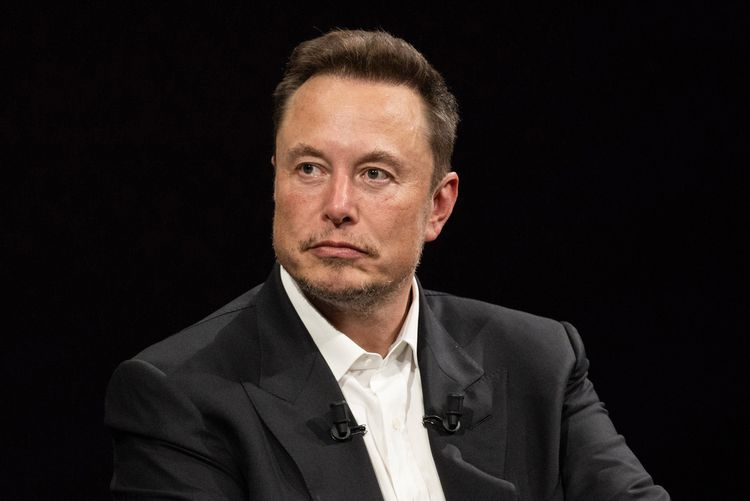 TheIncorrupt_'s tweet photo. 🇧🇷🗣️AGORA | Elon Musk comenta sobre o caso da família brasileira condenada pela justiça por educar suas filhas em regime de homeschooling (educação em casa).

O caso de uma família brasileira condenada por homeschooling chegou à Fox News e repercutiu internacionalmente.

Com isso, o @elonmusk  reagiu à reportagem publicada pelo perfil @visegrad24  e afirmou que “a mente do juiz foi envenenada pela esquerda lunática dos EUA”. 

O processo em questão envolve pais condenados por “abandono intelectual”, apesar de a defesa apontar que as filhas são pianistas, poliglotas e têm alto desempenho acadêmico.