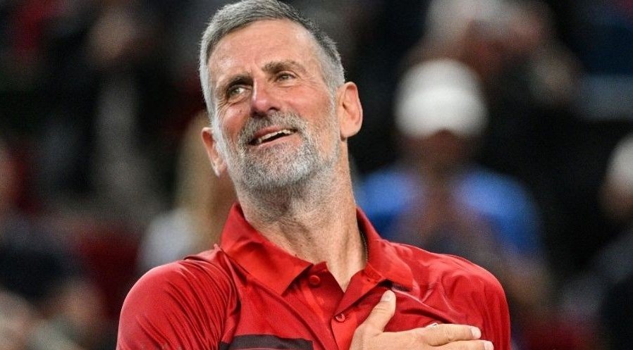 yesman7289's tweet photo. @Zwxsh Djokovic in 2075 US OPEN after losing to Sinner 0-6 1-6 2-6 in semi finals... and still waiting for his elusive 25th GS https://t.co/qKEiJV9TwG