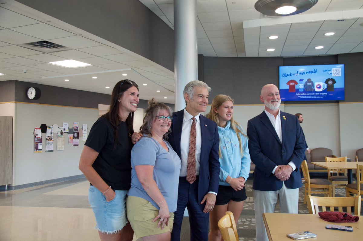 RepVanOrden's tweet photo. Wisconsin’s future healthcare workforce is being built right here at Chippewa Valley Technical College.

It was great to welcome CMS Administrator @DrOzCMS to #WI03 to tour CVTC’s Health Education Center and see firsthand how students are preparing to deliver high-quality care in communities across Wisconsin.