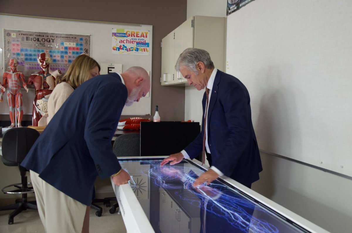 RepVanOrden's tweet photo. Wisconsin’s future healthcare workforce is being built right here at Chippewa Valley Technical College.

It was great to welcome CMS Administrator @DrOzCMS to #WI03 to tour CVTC’s Health Education Center and see firsthand how students are preparing to deliver high-quality care in communities across Wisconsin.