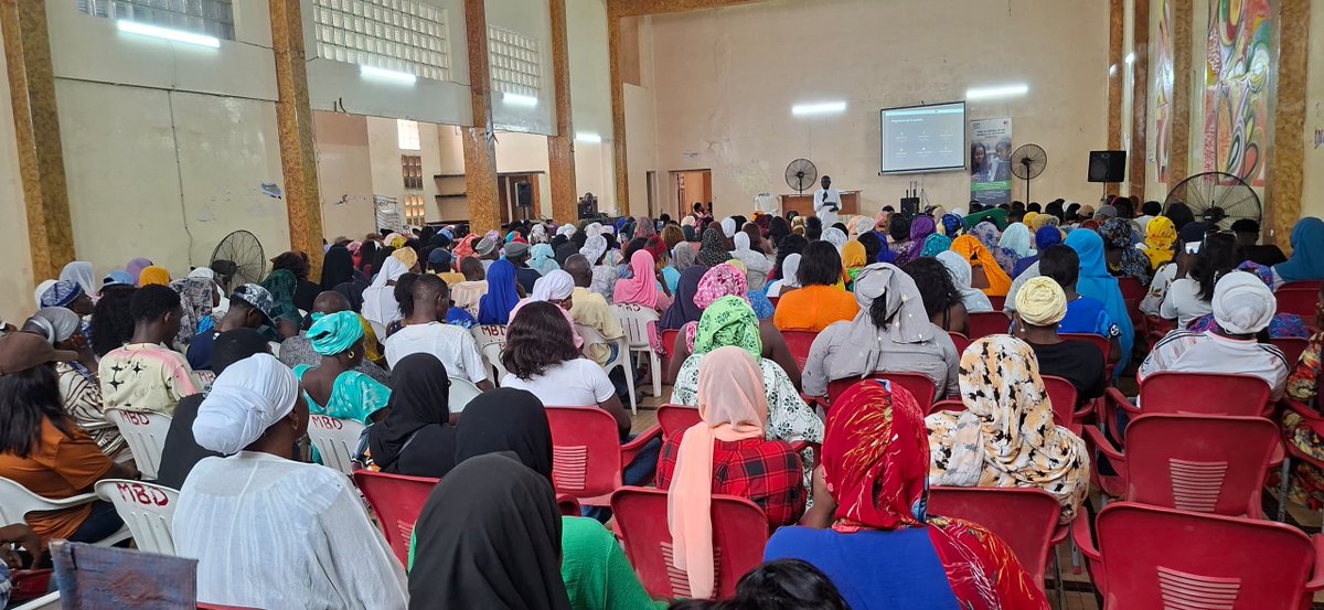 forcensenegal's tweet photo. 1/2 Du 20 au 23 juin 2026 @forcensenegal a accueilli les commerçant(e)s à la Chambre de Commerce de Saint-Louis afin de renforcer leurs compétences relationnelles et numériques.

Au terme de ces sessions, 2 592 commerçants ont été formés, dont 2 246 femmes.

#forcen #UNCHK_Sn https://t.co/HU6sklkeKk