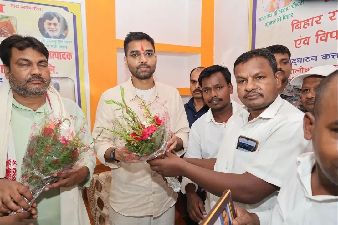 PRD_Bihar's tweet photo. आज दीपक प्रकाश, माननीय मंत्री, पंचायती राज विभाग, बिहार के द्वारा नवादा जिला प्रवास के दौरान नारदीगंज प्रखंड की हंडिया ग्राम पंचायत में विभिन्न विकास एवं पंचायत योजनाओं का स्थलीय निरीक्षण किया गया।
@samrat4bjp
@DeepakRLM 
@mopr_goi
@IPRDBihar
#BiharPanchayatiRajDept https://t.co/kvBpUOIEuq