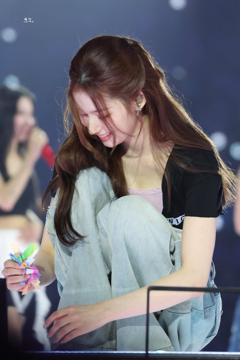 this sequence of photos 😭
