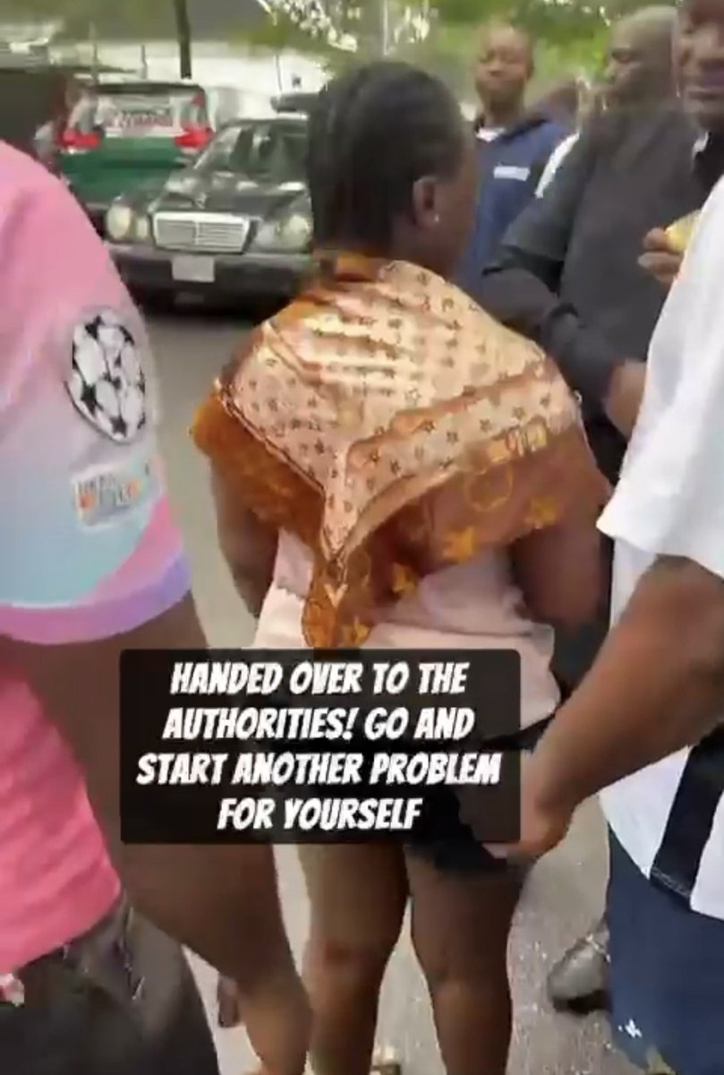 Hybrid_Ola's tweet photo. A Snapchat anonymous blogger shared an anonymous link for people to gossip about anyone in Calabar.

People started saying mean things about business owners and accusěd a popular club owner of cheâting on his wife and having HIV. The lady posted all the anonymous messages on Snapchat.

People also started throwing shäde at married women in Calabar, calling them prost!tutes and accus!ng their husbands of slëeping around. Names were mentioned, and the lady kept posting the anonymous messages on her page.

The club owner got worried because, within a week, the false rumor that he had HIV had spread all over Calabar.

His business was affected, and his wife left the house. Meanwhile, the lady was getting more traffic on her Snapchat page and decided to started taking ads. 😂

The club owner and some of the married women she posted about trackëd her down to her house and beät her.

The club owner also made sure she recorded a video apologizing to his wife and stating that he does not have HIV.

She has now been handed over to the police to provide evidence for everything she posted and identify the people who sent the anonymous messages.

Wahala no too much for our Calabar? 😂