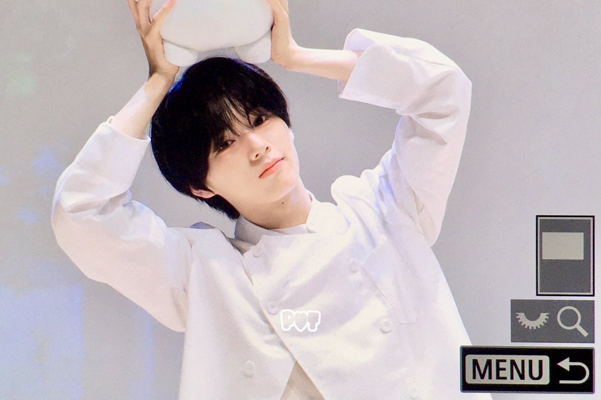 PotJustYou's tweet photo. 260710 앞니를보세요 ..🦷  #진위 #펑진위 #베이온 #VAYONN https://t.co/oxhhIEwuuj
