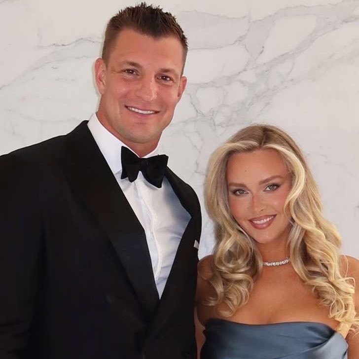 theTSupdates's tweet photo. “It was top-notch. Hats off to Taylor and Trav, the dance floor, that’s the one thing, it was popping. It was popping.”

— Rob Gronkowski on Taylor Swift &amp; Travis Kelce’s wedding 🪩✨ https://t.co/kEy74JlwGV
