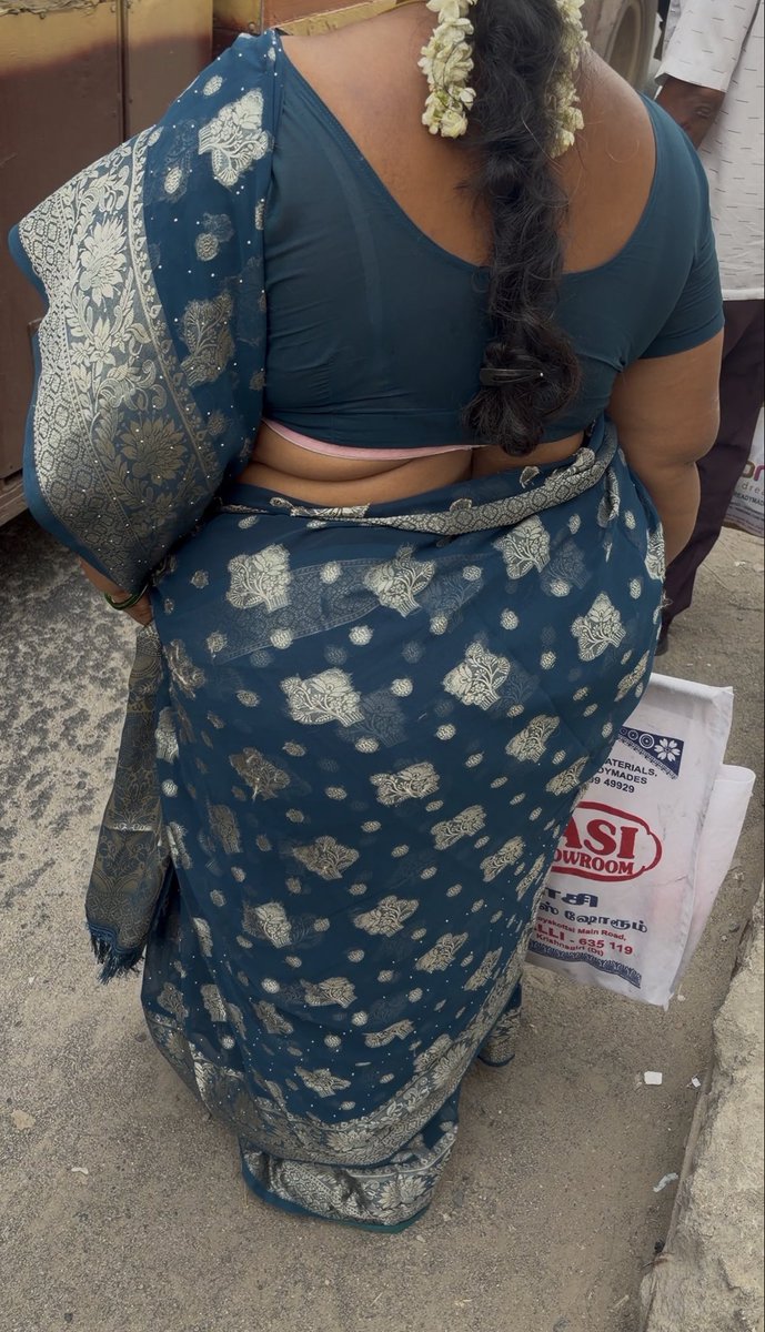 Swiggyboss's tweet photo. Ena da ethu 🛌 bedha soothi vecha mari iruku 🥴🍒💙 https://t.co/RX0b3y029T