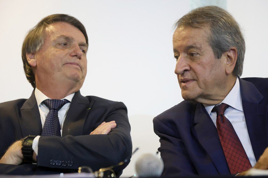 pedrorousseff's tweet photo. 🚨BOMBA! Valdemar Costa Neto, presidente do PL, é SUSPEITO de DESVIO DE R$ 119 MILHÕES em emendas e ASSOCIAÇÃO CRIMINOSA!

Mesmo SEM MANDATO, ele mandava em servidores da Câmara pra desviar verba pública!

O CHEFE DO PARTIDO DE FLÁVIO BOLSONARO ENVOLVIDO ATÉ O PESCOÇO! 🇧🇷🚓🔥 https://t.co/ojIMvhtpmr
