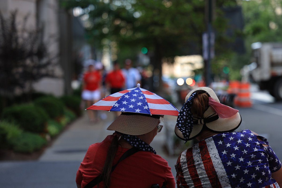 IlirDugolli's tweet photo. 📷 Beyond the official celebrations, the #Semiquincentennial weekend was a wonderful opportunity to stroll through the streets of Washington, DC, and capture a few glimpses of the festive spirit.  

#Freedom250 https://t.co/VL90lPIvnl