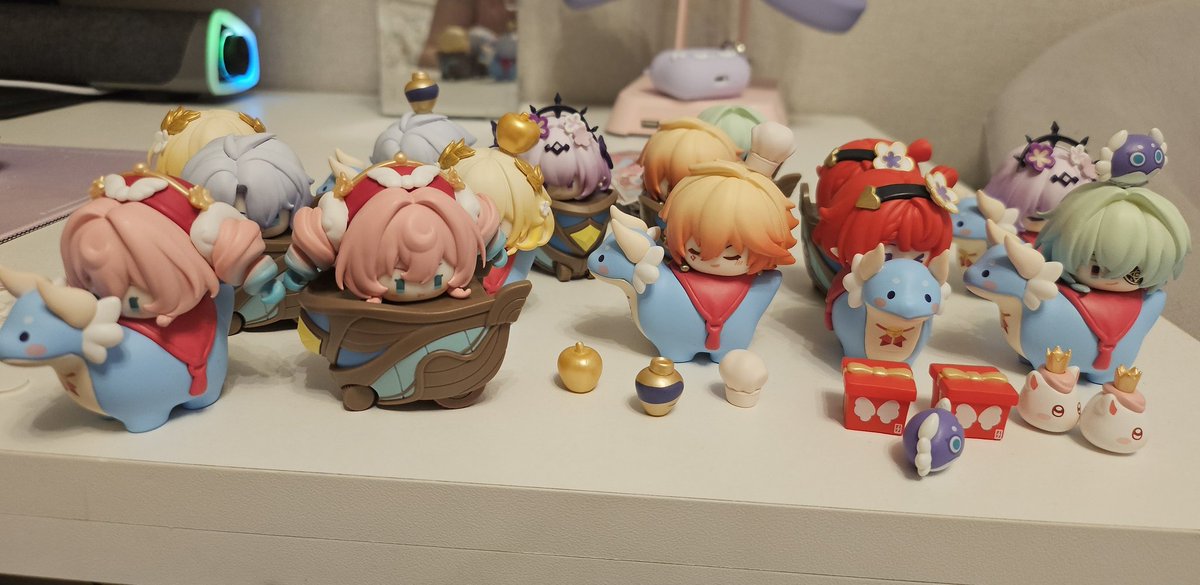 VanillBee's tweet photo. And here are all of them, soooo cute 😭😭😭 https://t.co/1LUmRDxwpK