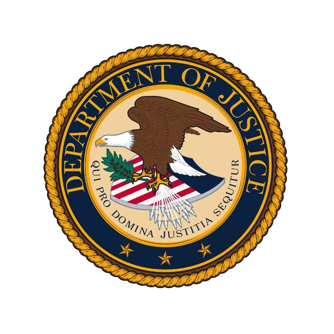 HQNewsNow's tweet photo. Trump's Justice Department is reportedly trying to give several large corporate mergers the stamp of approval by ending lawsuits and overturning antitrust investigations into the mergers. https://t.co/fF0FK7AjTP