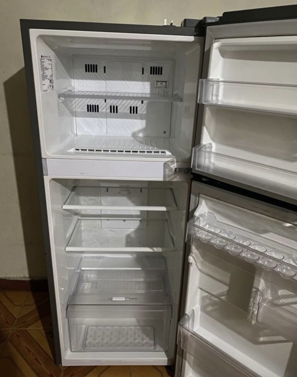 secondhand_soko's tweet photo. PRICE DROP ALERT
LG 187L Fridge 
Selling at Ksh 39k
Pick up locatio: Donholm 
Contact: 0713101644 https://t.co/pORdI2xJjC