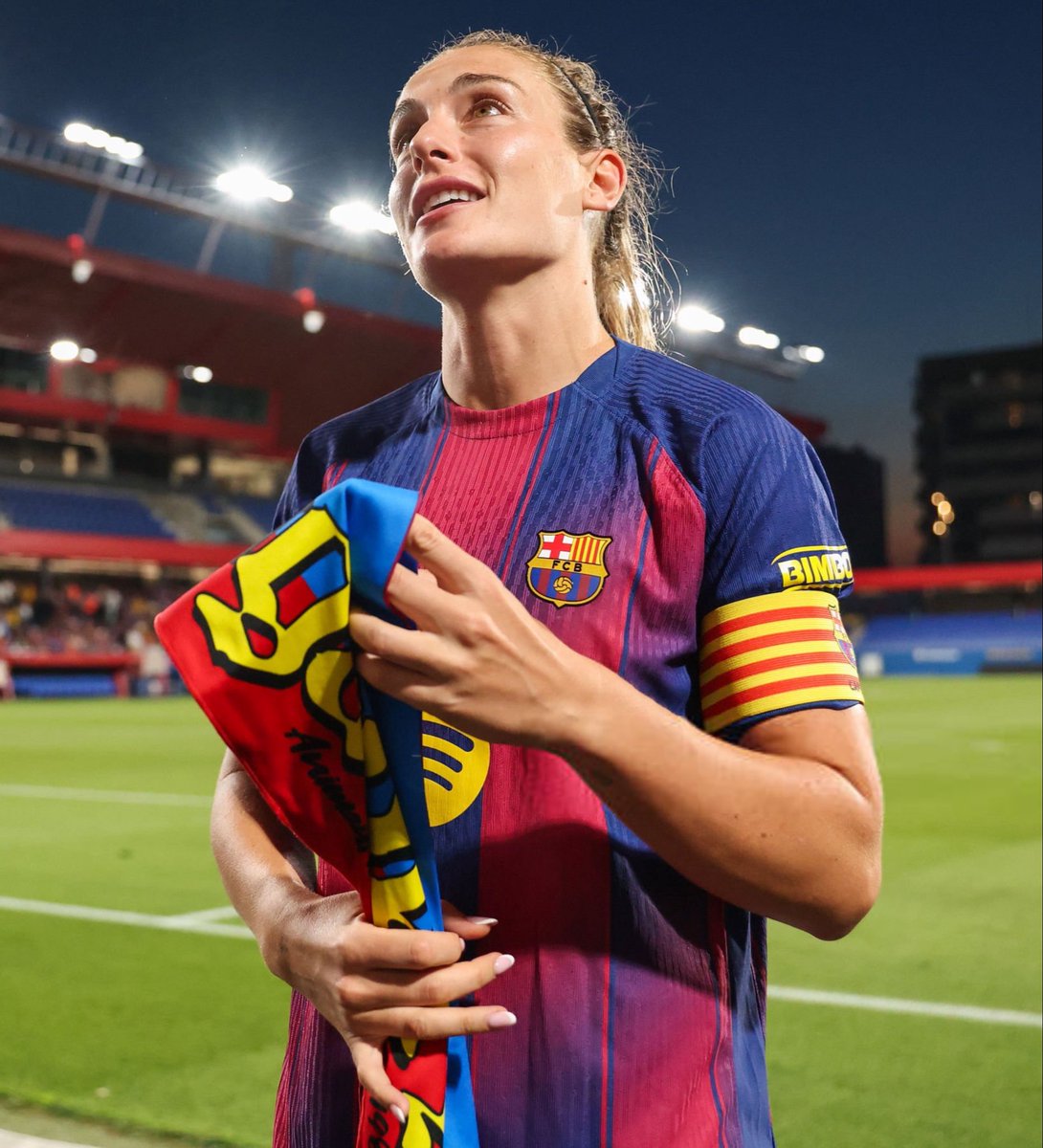 BarcaFem's tweet photo. 🗣️ Alexia Putellas: “If it was my heart, it would say, ‘Be there [in Barcelona], it’s your home, you have your family, you feel the colors,’ but my head told me that it would be the perfect ending. That’s what I thought after the Champions League final.”

— @Laia_Cervello https://t.co/5NiHEmcFOQ